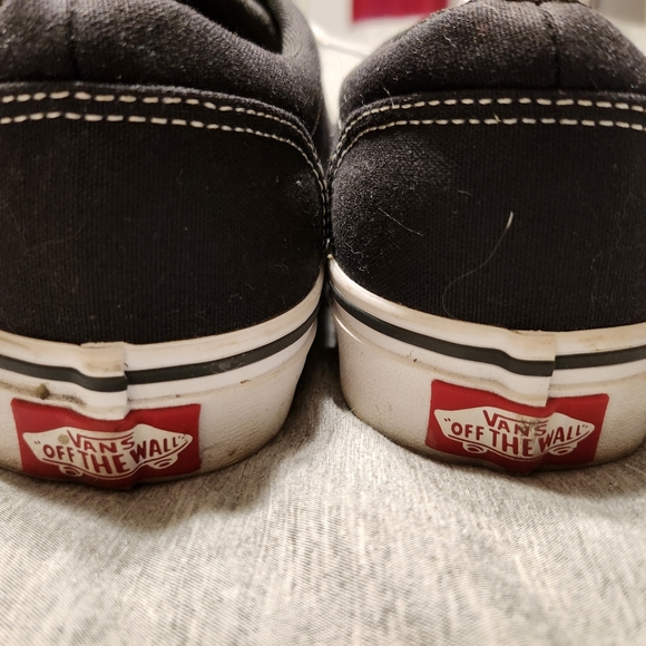 Vans - Picture 2 of 5